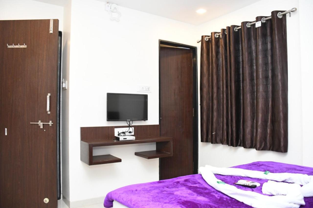 Hotel Sai Shatabdi Shirdi Ngoại thất bức ảnh