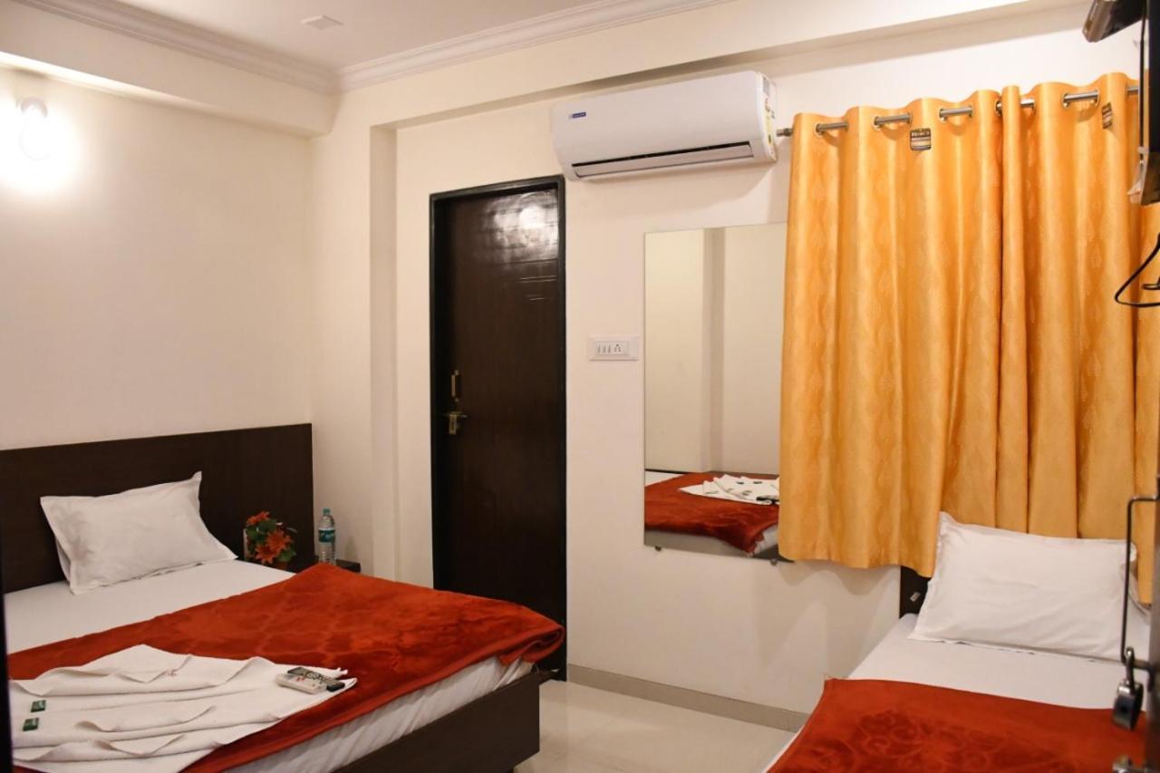 Hotel Sai Shatabdi Shirdi Ngoại thất bức ảnh