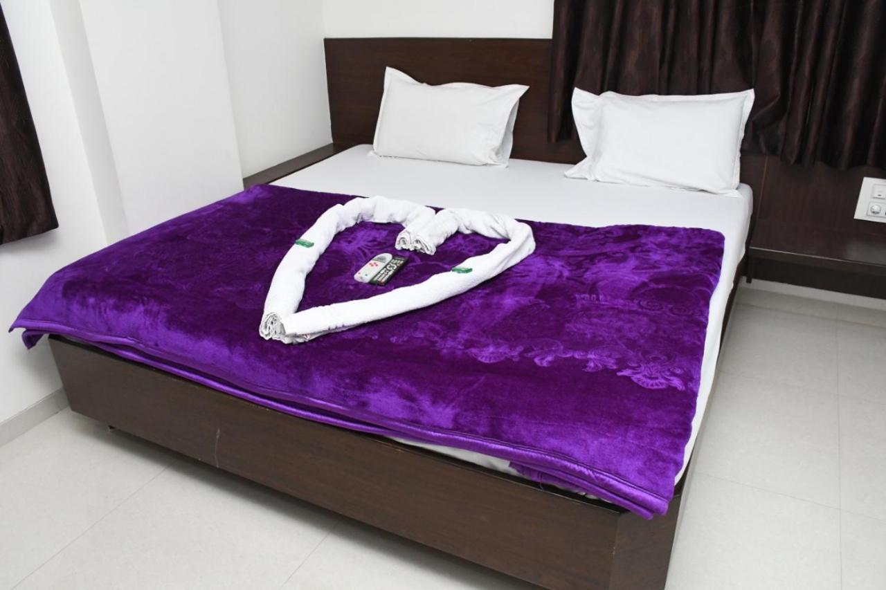 Hotel Sai Shatabdi Shirdi Ngoại thất bức ảnh